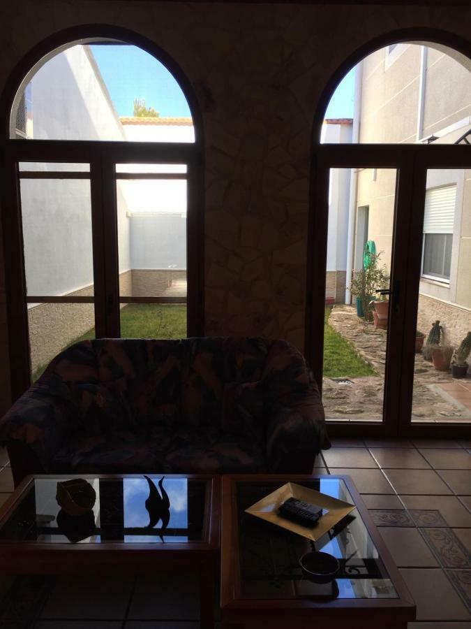 Pension Santa Teresa Villanueva de la Jara Esterno foto